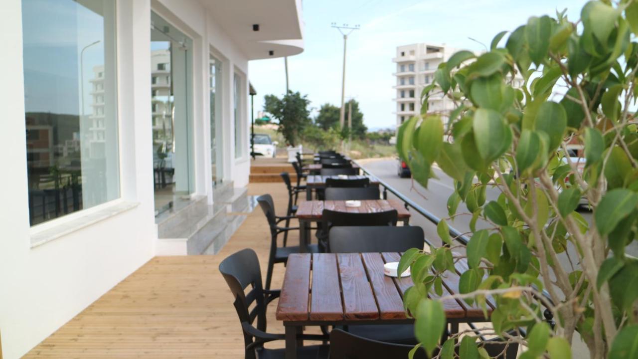 Alnes Hotel Sarande Exterior photo
