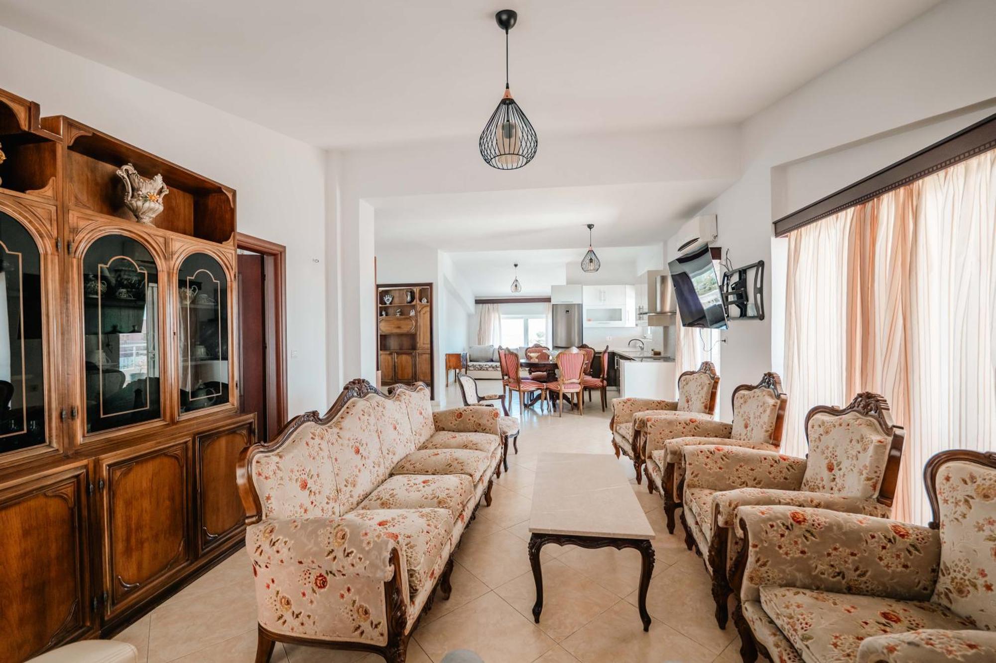 Alnes Hotel Sarande Exterior photo